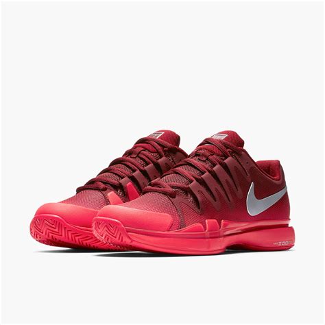 Nike women's red shoes